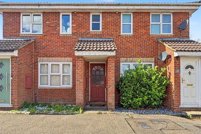 1 bed property, in Barnwell Drive, £200,000