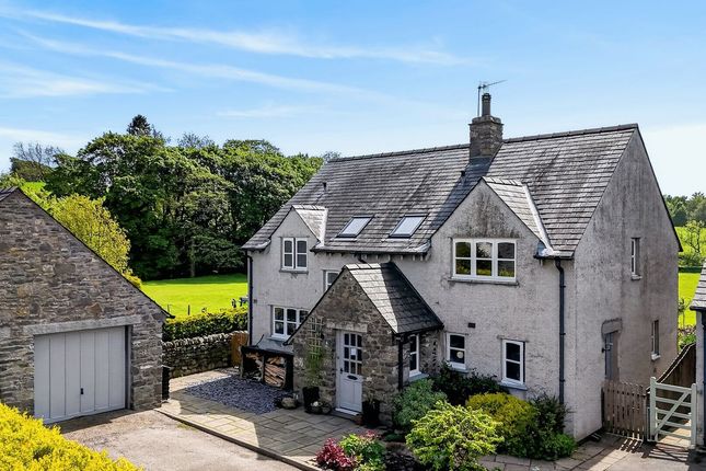 4 bed property, in Low Meadow, £550,000