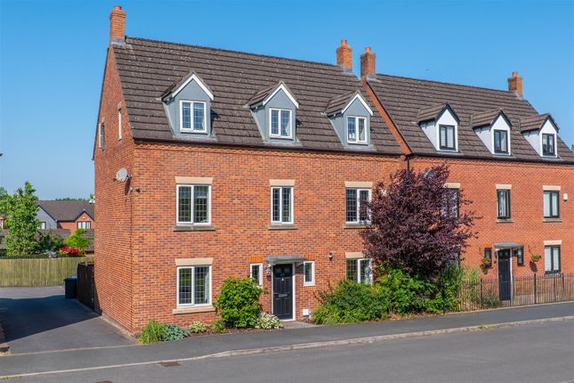 5 bed property, in Fairview Drive, £419,995