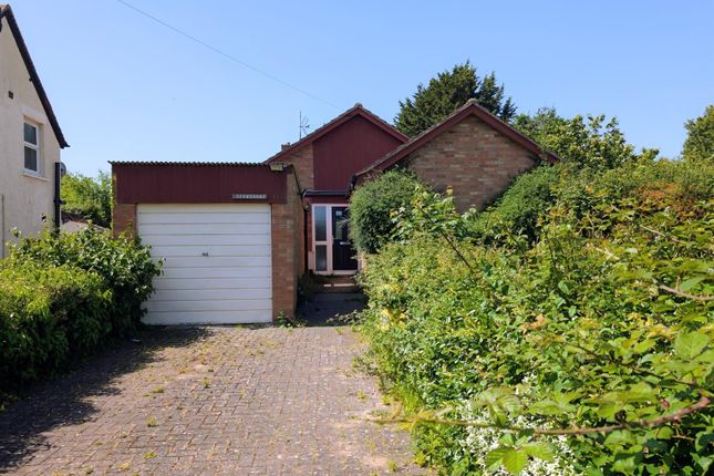 2 bed property, in The Wheatridge East, £350,000