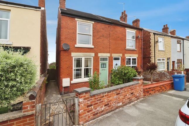 2 bed property, in Victoria Avenue, £150,000