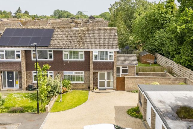 3 bed property, in Keble Park South, £425,000