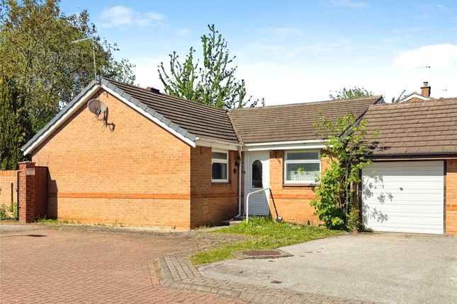 3 bed property, in Pasture Close, £225,000