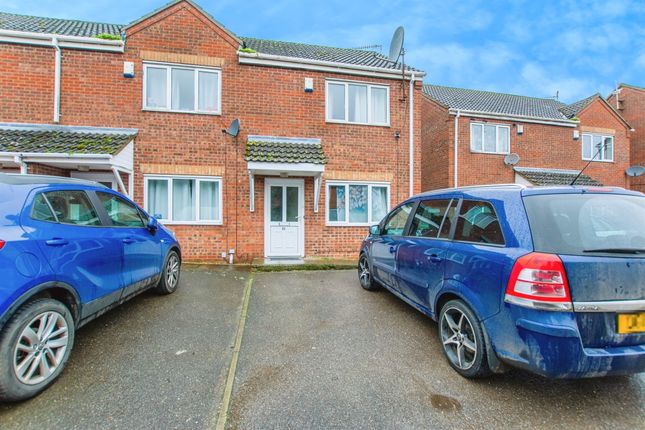 2 bed property, in Tindall Close, £140,000