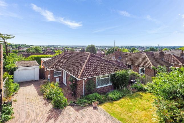 2 bed property, in Wolversdene Road, £575,000