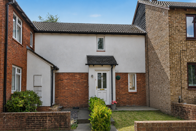2 bed property, in Heathfield, £290,000