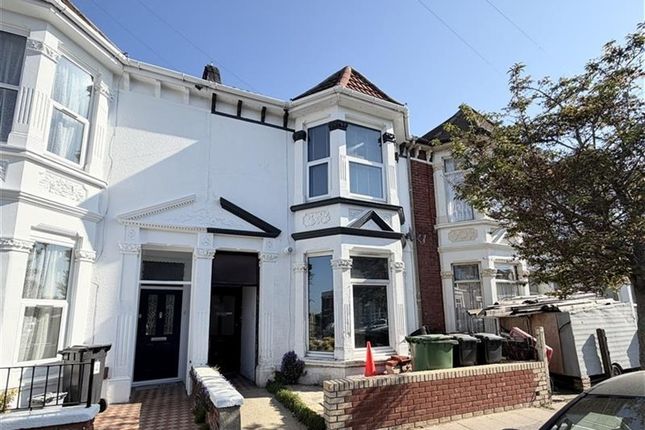 2 bed property, in Derby Road, £160,000