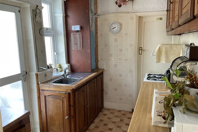 2 bed property, in Brookdale Avenue, £480,000