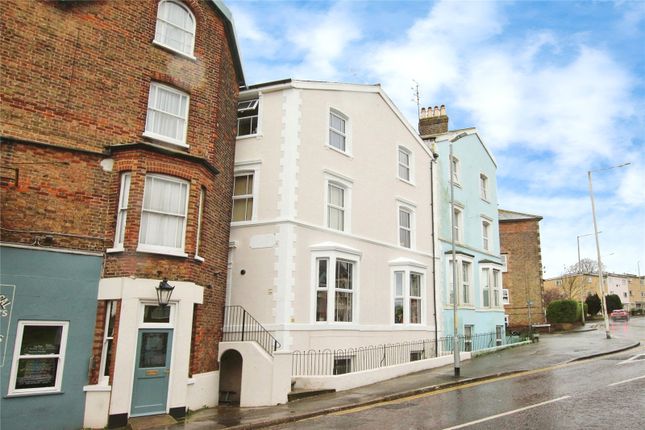 2 bed property, in Ramsgate Road, £150,000
