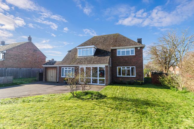4 bed property, in Vicarage Road, £850,000