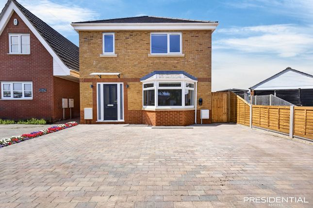 4 bed property, in Creek Road, £400,000