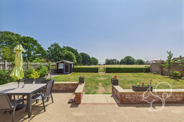 4 bed property, in Oakwood Avenue, £700,000