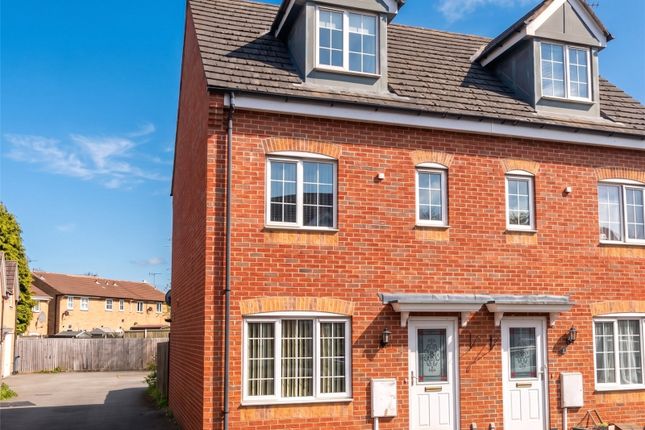 3 bed property, in Barker Round Way, £200,000