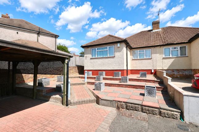 3 bed property, in Whitefield Close, £425,000