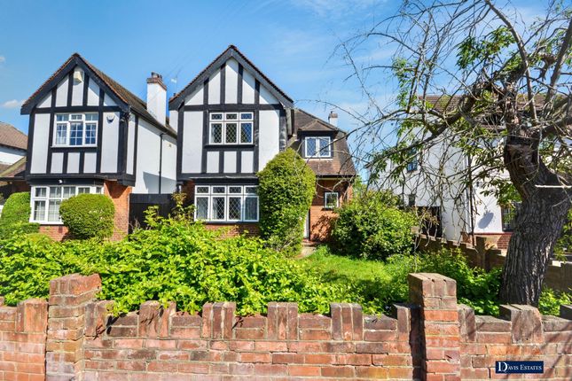 3 bed property, in Rockingham Avenue, £650,000