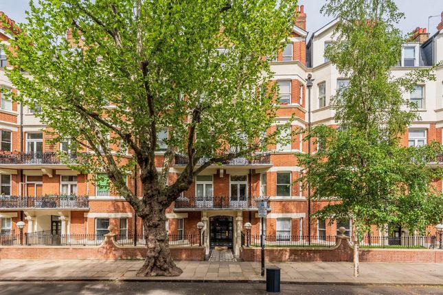 2 bed property, in Wymering Road, £800,000