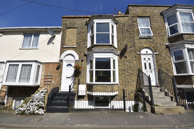 3 bed property, in Clifton Street, £330,000