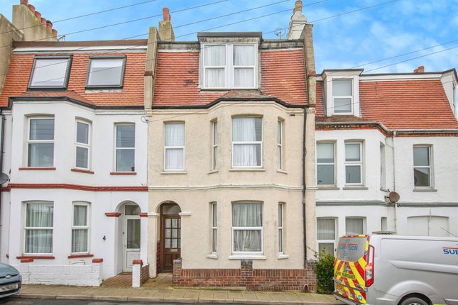 6 bed property, in New Pier Street, £180,000
