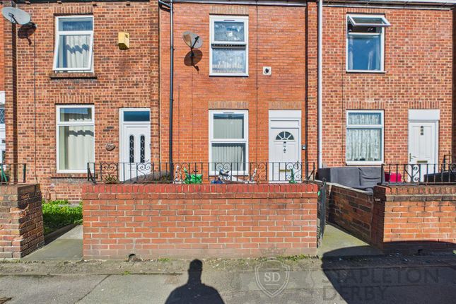 2 bed property, in Parr Stocks Road, £115,000