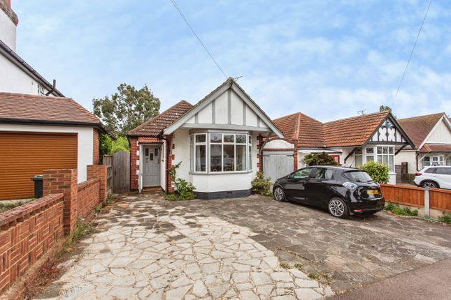 3 bed property, in Westbourne Grove, £500,000