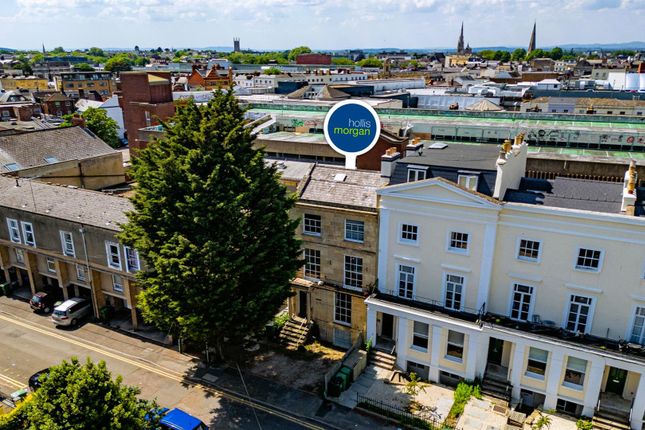 1 bed property, in Grosvenor Street, £100,000