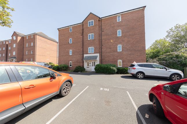 2 bed property, in Water Reed Grove, £75,000