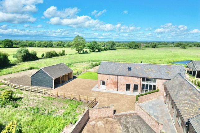 4 bed property, in Shutt Heath Farm, £895,000