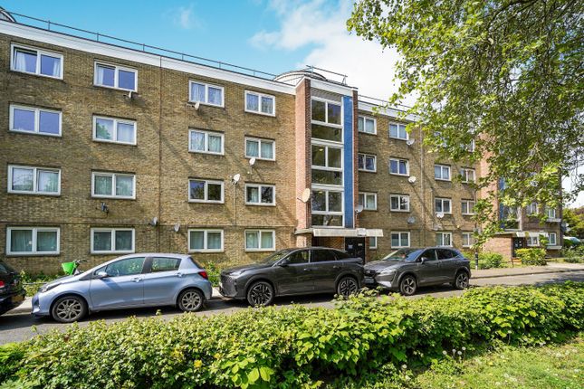 2 bed property, in Elmworth Grove, £330,000