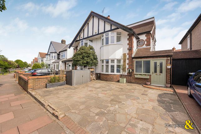 4 bed property, in Willersley Avenue, £575,000