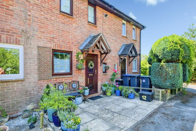 2 bed property, in Windwhistle Way, £230,000