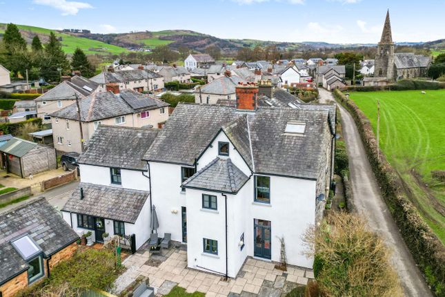 4 bed property, in Llandrillo, £330,000