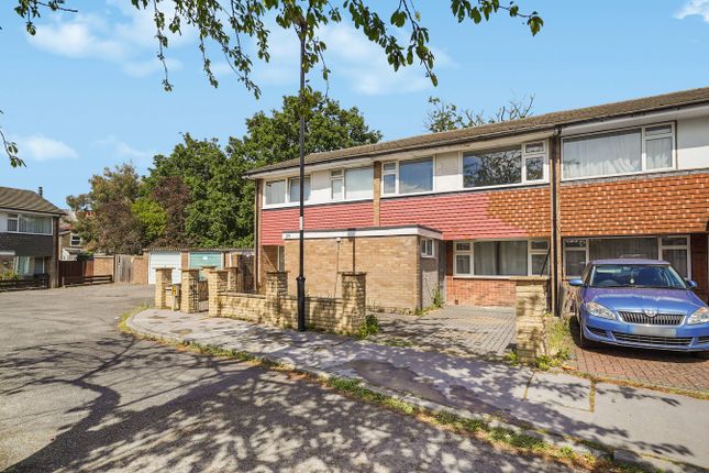 3 bed property, in Osborne Gardens, £475,000