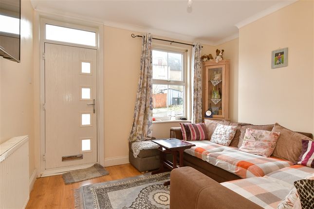 2 bed property, in Providence Street, £220,000