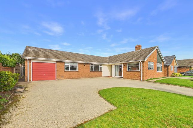3 bed property, in Mavesyn Close, £375,000