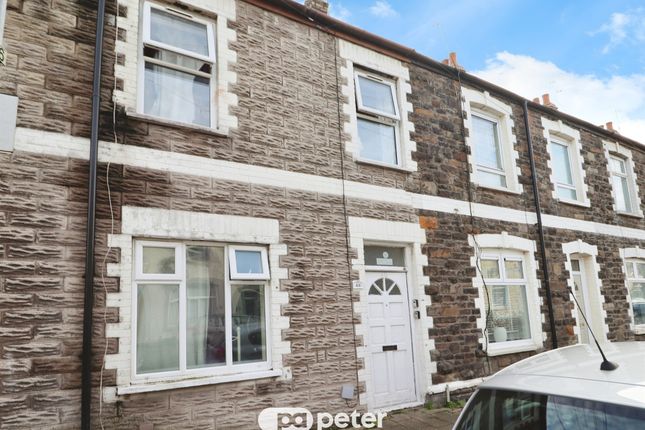 4 bed property, in Topaz Street, £250,000