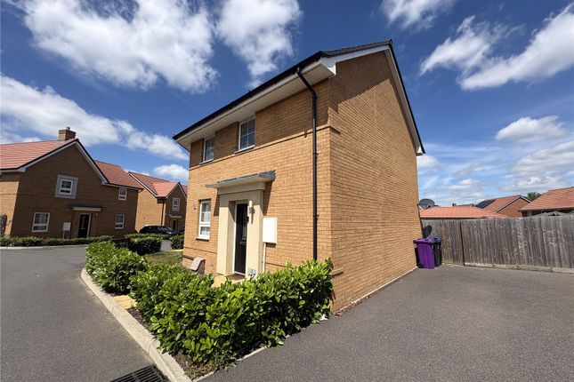 2 bed property, in Belpaire Close, £300,000