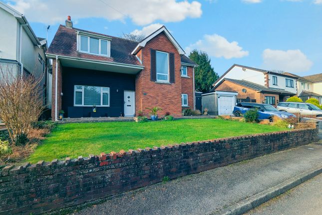 3 bed property, in Priory Close, £349,950