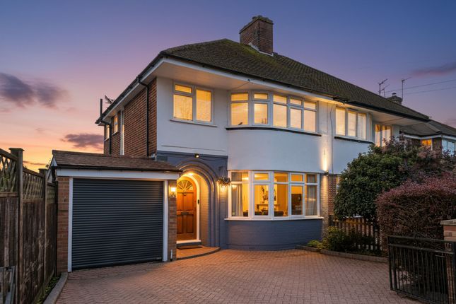 3 bed property, in Prices Lane, £600,000