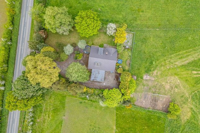 4 bed property, in Fleet Lane, £550,000