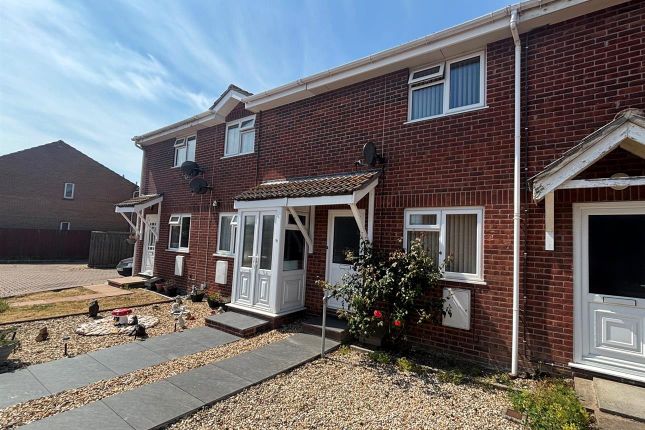 2 bed property, in Sundew Close, £250,000