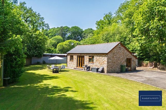 1 bed property, in Croesbychan, £350,000