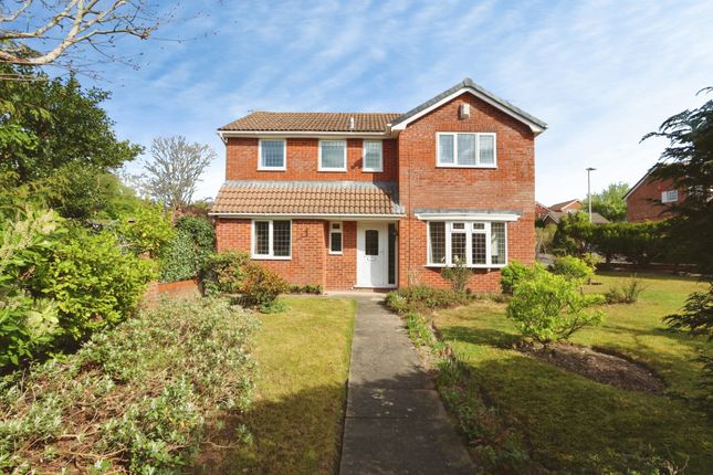 4 bed property, in Pilsdon Drive, £459,950