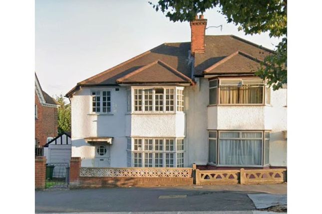 4 bed property, in Dollis Hill Lane, £850,000