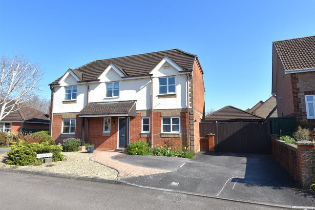 4 bed property, in Swallowfields, £475,000