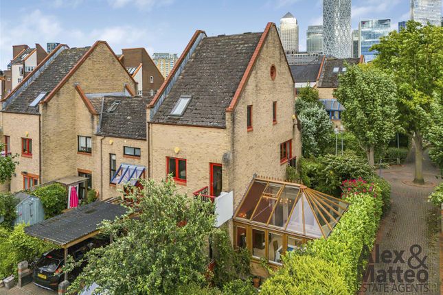 3 bed property, in Bywater Place, £925,000