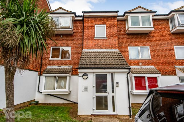 1 bed property, in Heathdene Drive, £175,000