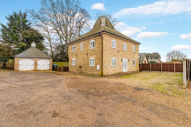 4 bed property, in Whittington Hill, £470,000