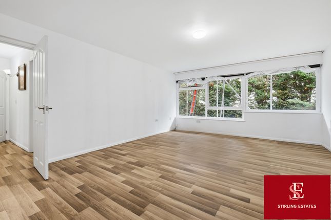 2 bed property, in St. Winifreds Close, £325,000