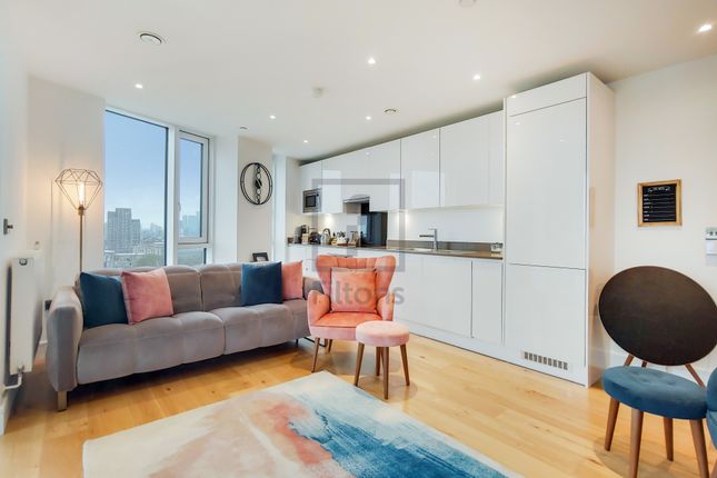 2 bed property, in High Street, £485,000