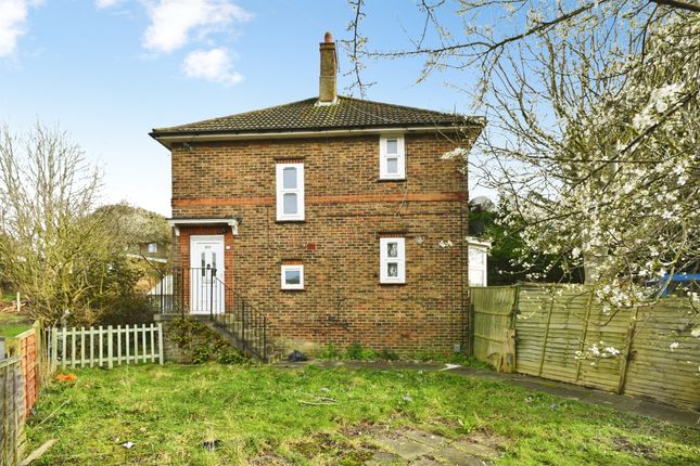 2 bed property, in The Highway, £220,000